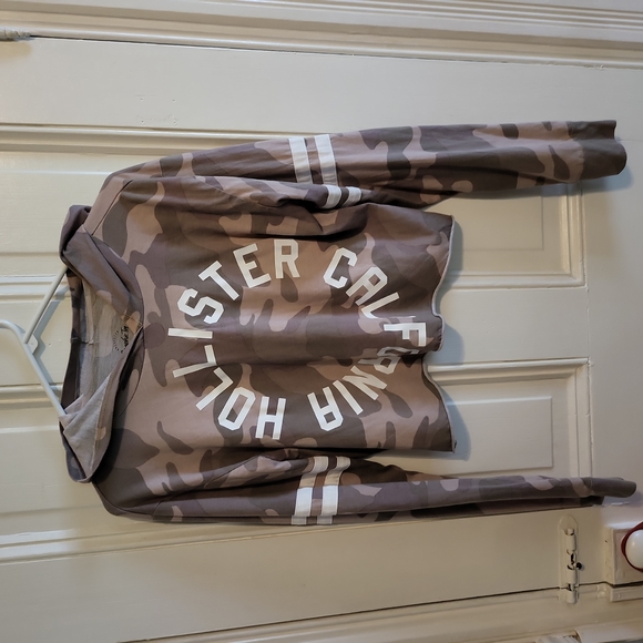 Hollister Hooded Long Sleeve Camo Graphic Tee - M - Picture 1 of 4